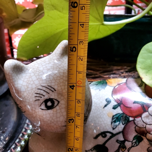 Vintage Chinoiserie Macau Cat Porcelain Figurine Hand Painted Floral Cottagecore - Picture 6 of 7